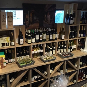 Création de mobilier sur mesure pour une épicerie avec Alp'art agencement